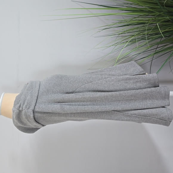 Shore Off The Shoulder Sweater in Gray - Picture 4 of 8